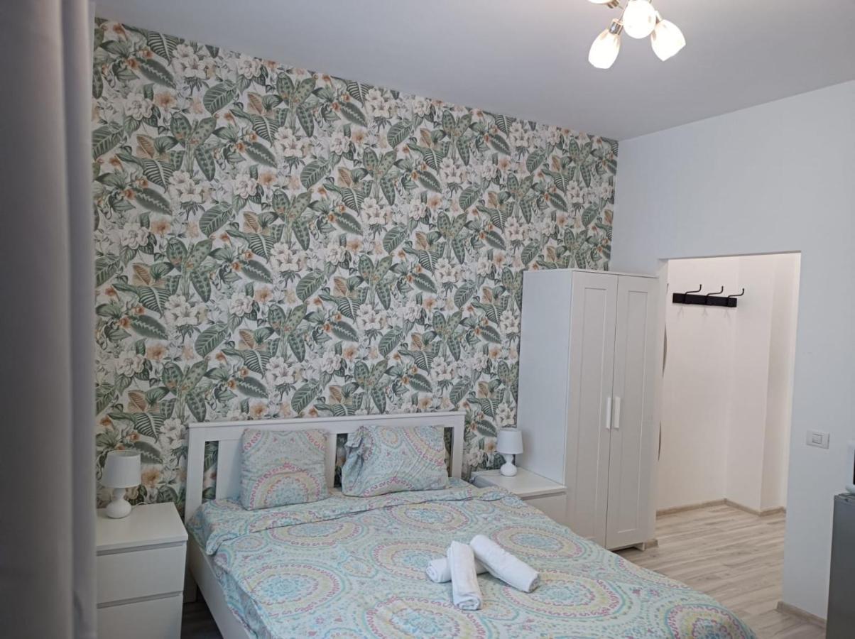 Central Comforts Apartments Bucarest Esterno foto