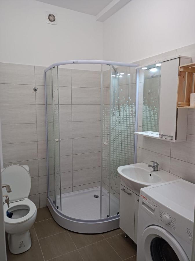 Central Comforts Apartments Bucarest Esterno foto